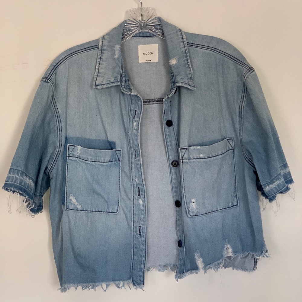 Women's Distressed Short Sleeved Cropped Denim Shirt sz M
